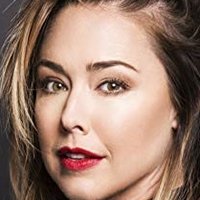 Lindsey McKeon Nue