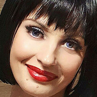 Lisa Bukawski Nue