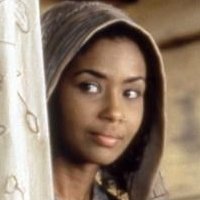 Lisa Joliffe-Andoh Nue
