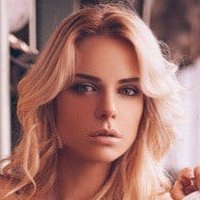 Liza Svistunova Nue
