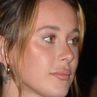 Logan Valerie Nue