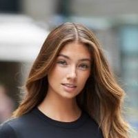 Lorena Rae Nue