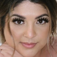 Lucia Yanez Nue