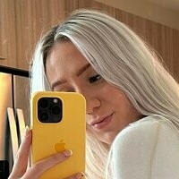 MaddiePriceGold Nue