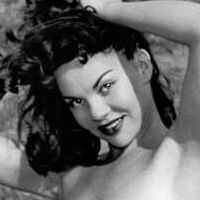 Madeline Castle Nue