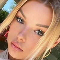 Madi Teeuws Nue