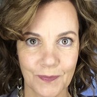 Margaret Colin Nue