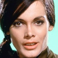 Martine Beswick Nue