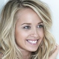 Megan Park Nue