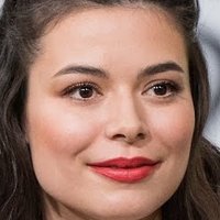 Miranda Cosgrove Nue