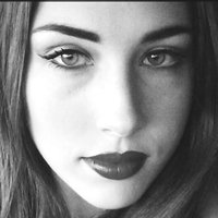 Molly DeVon Nue