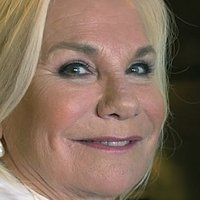 Monique van de Ven Nue