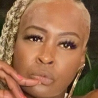 Monna White Nue