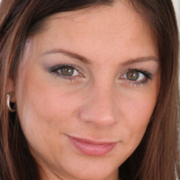Nadine J Nue