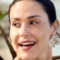 Nadja Haddad Nue
