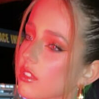 Naomi Lester Nue