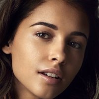 Naomi Scott Nue