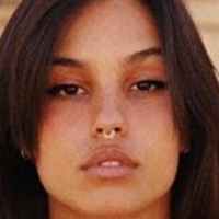 Neomi Attal Nue
