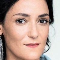 Neshe Demir Nue