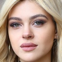 Nicola Peltz Nue
