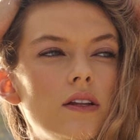 Nicole Petrie Nue