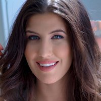 Nicole Vicente Nue