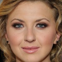 Nina Arianda Nue