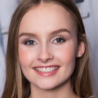 Olivia DeJonge Nue