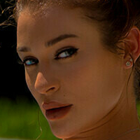 Olivia Jones Nue
