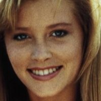 Pamela Gidley Nue
