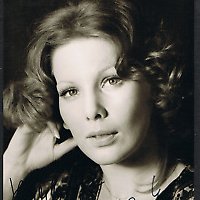Petra Maria Grühn Nue