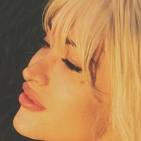 Queen B Nue