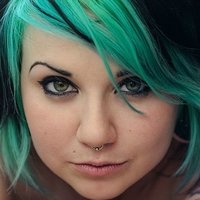 Quinne Suicide Nue