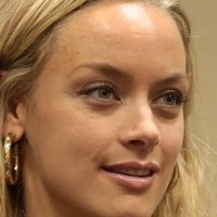 Rachel Skarsten Nue