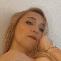 Romina Gachoy Nue
