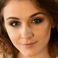 Rosalyn Sphinx Nue