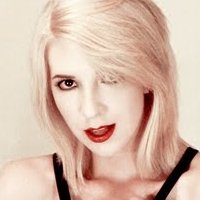 Roxy Vandiver Nue