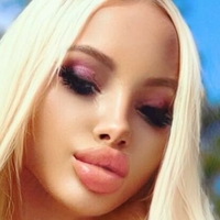 Russian Bomba Tut Nue
