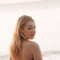 Sadie Calvano Nue