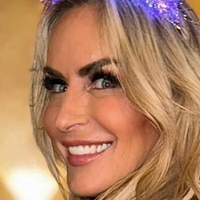 Samantha XO Swinger DJ Nue