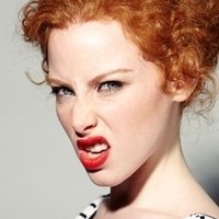 Sandy Lobry Nue