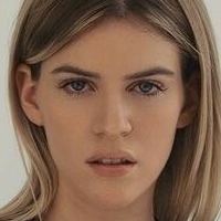 Sara Croce Nue