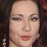 Sara Lezana Nue