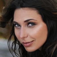 Sarah Altobello Nue