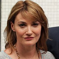 Sarah Parish Nue