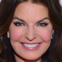 Sela Ward Nue