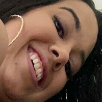 Selena Ryan Nue