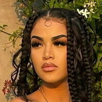 sheismichaela Nue
