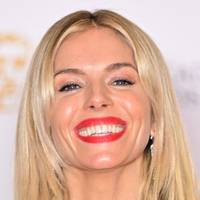 Sienna Miller Nue