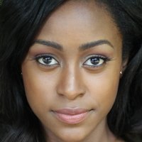 Simona Brown Nue